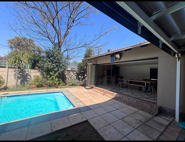 4 BEDROOM HOUSE FOR SALE IN PIERRE VAN RYNEVELD